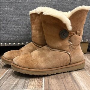 UGG Chestnut Bailey Button Shearling Boots